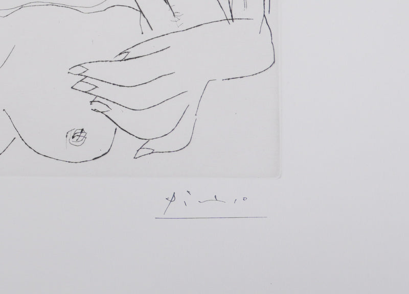 Pablo PICASSO : Les 156, Filles entre elles, dont une avec une fleur, Gravure originale signée