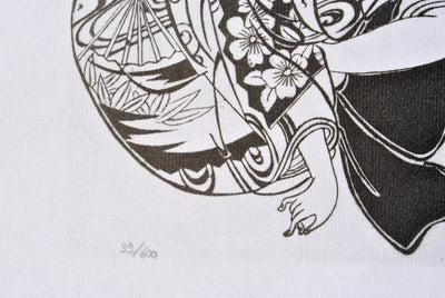 Okumura TOSHINOBU : Geisha à la mandolin, Lithographie originale (photo de détail 3) - Crédit photo : Galerie Art.Paris