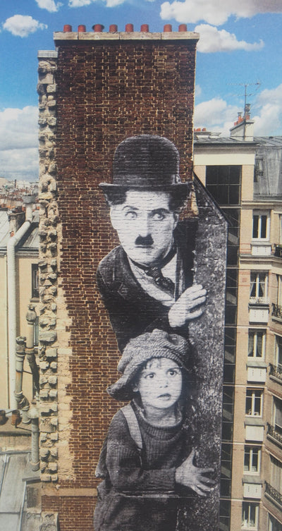  JR : Chaplin, le Kid (Unframed), Lithographie originale (photo de détail 4) - Crédit photo : Galerie Art.Paris