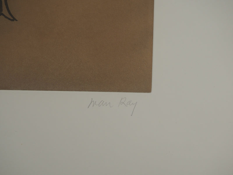 Man RAY : Silhouette féminine, Gravure originale (photo de détail 2) - Crédit photo : Galerie Art.Paris