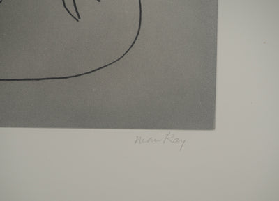 Man RAY : L'étreinte du cygne, Gravure originale (photo de détail 2) - Crédit photo : Galerie Art.Paris