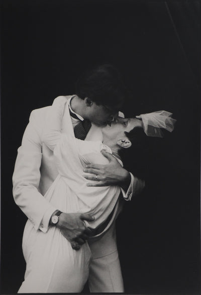 Irina IONESCO : Le baiser : Célébration de l'amour, oeuvre originale (photo de détail 2) - Crédit photo : Galerie Art.Paris