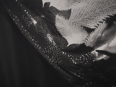 Irina IONESCO : Jeune fille aux plumes, oeuvre originale (photo de détail 5) - Crédit photo : Galerie Art.Paris