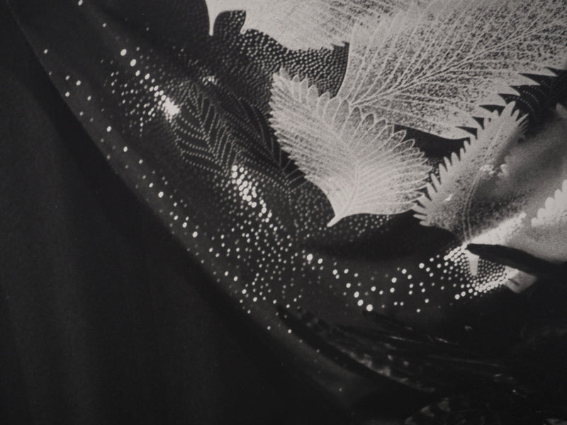 Irina IONESCO : Jeune fille aux plumes, oeuvre originale (photo de détail 5) - Crédit photo : Galerie Art.Paris