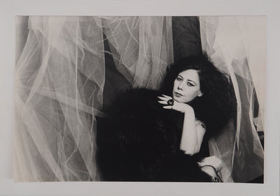 Irina IONESCO : Belle brune, oeuvre originale (vue générale) - Crédit photo : Galerie Art.Paris