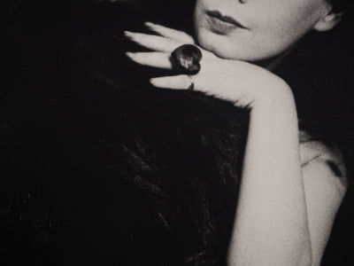 Irina IONESCO : Belle brune, oeuvre originale (photo de détail 5) - Crédit photo : Galerie Art.Paris