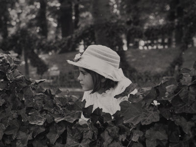 Irina IONESCO : Cache-cache, oeuvre originale (photo de détail 3) - Crédit photo : Galerie Art.Paris