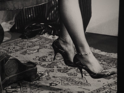 Irina IONESCO : Muse posant, oeuvre originale (photo de détail 4) - Crédit photo : Galerie Art.Paris