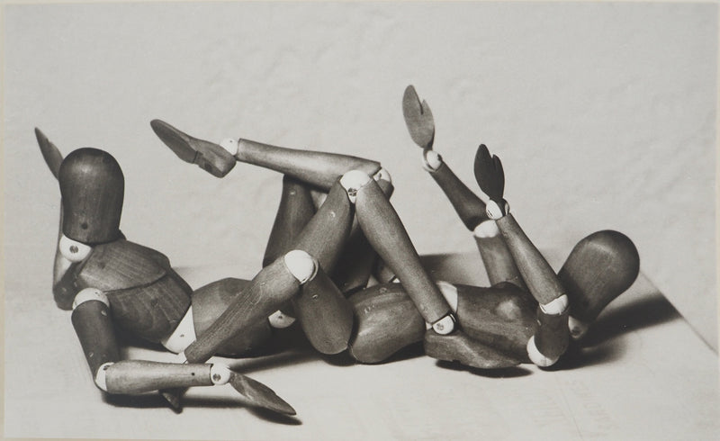 MAN RAY : Mr and Mrs Woodman (Jambes entremêlés), oeuvre originale (vue générale) - Crédit photo : Galerie Art.Paris