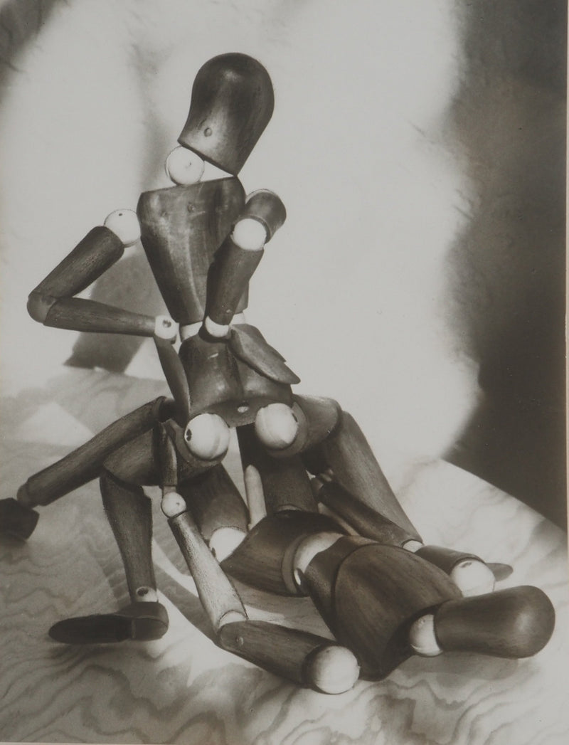 MAN RAY : Mr and Mrs Woodman (Vue de dos), oeuvre originale (vue générale) - Crédit photo : Galerie Art.Paris