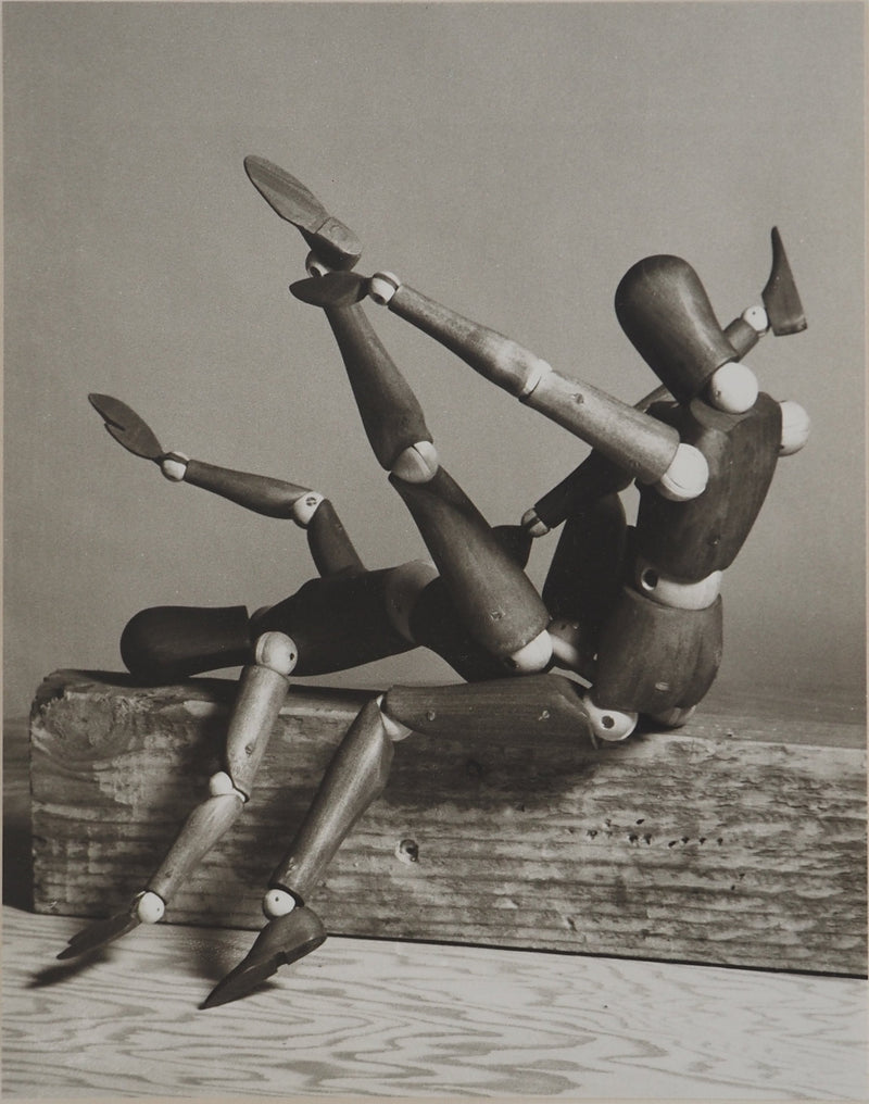 MAN RAY : Mr and Mrs Woodman (Sur le banc), oeuvre originale (vue générale) - Crédit photo : Galerie Art.Paris