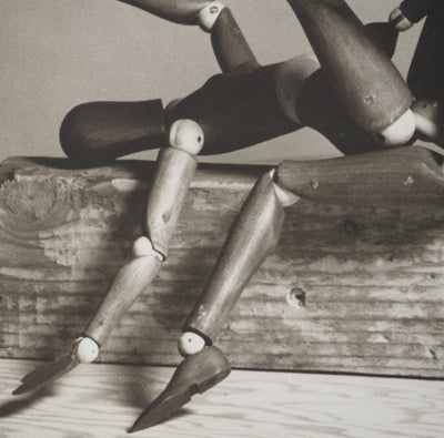 MAN RAY : Mr and Mrs Woodman (Sur le banc), oeuvre originale (photo de détail 5) - Crédit photo : Galerie Art.Paris
