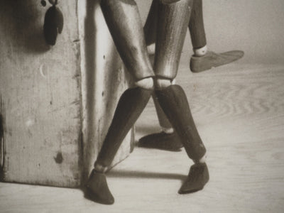 MAN RAY : Mr and Mrs Woodman (Contre le mur), oeuvre originale (photo de détail 5) - Crédit photo : Galerie Art.Paris