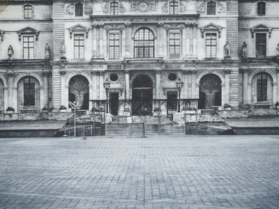 JR : Au Louvre, La Pyramide, Héliogravure originale (photo de détail 4) - Crédit photo : Galerie Art.Paris