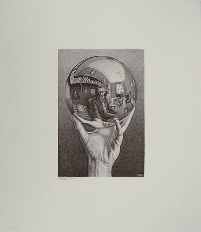 ESCHER M.C. : Main avec globe réfléchissant, oeuvre originale (vue générale) - Crédit photo : Galerie Art.Paris