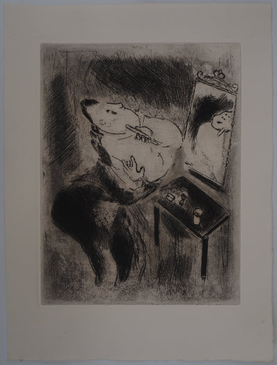 Marc CHAGALL : La toilette (Tchitchikov se rase), Gravure originale (vue générale) - Crédit photo : Galerie Art.Paris