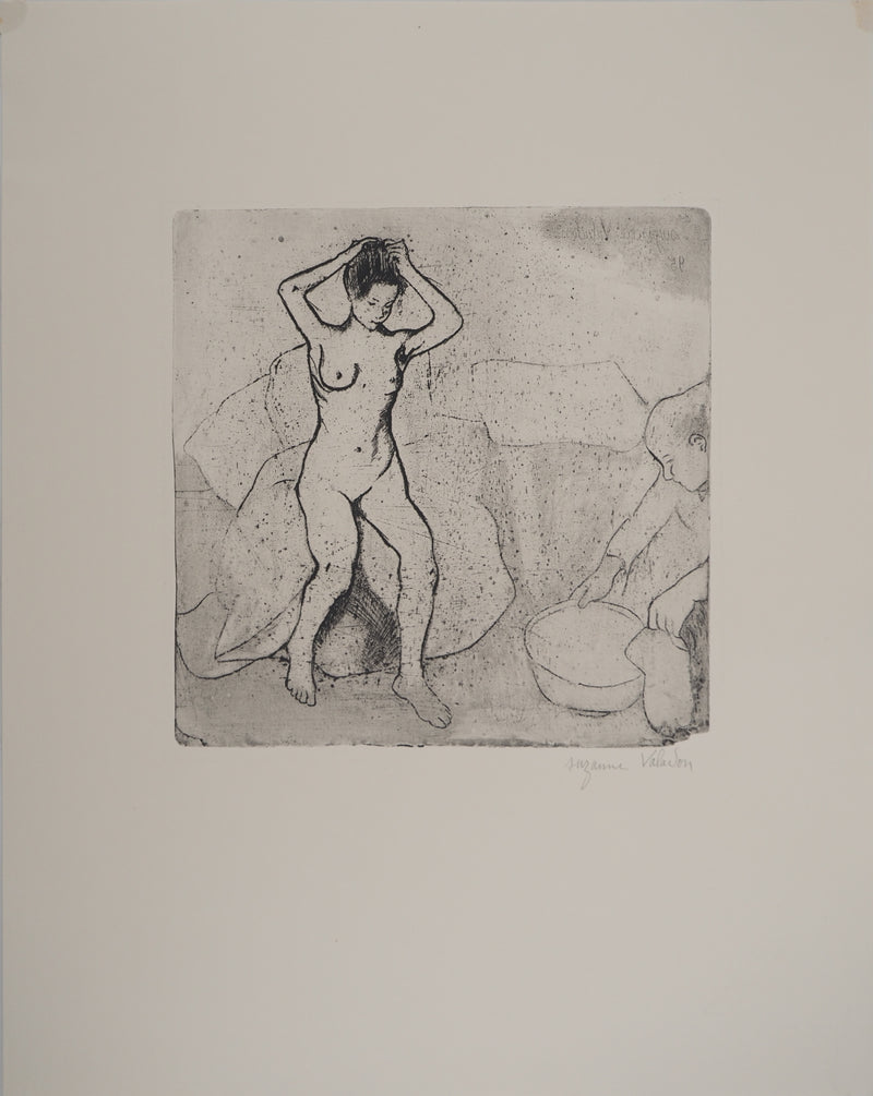 Suzanne VALADON : Catherine prépare le tub et Louise nue se coiffe, Gravure originale (vue générale) - Crédit photo : Galerie Art.Paris