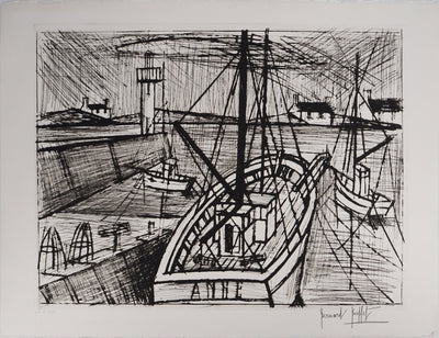 Bernard BUFFET : Bretagne : bateau de pêche à quai et phare, Gravure originale (vue générale) - Crédit photo : Galerie Art.Paris