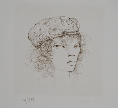 Leonor FINI : Beret à fleur, Gravure originale (vue générale) - Crédit photo : Galerie Art.Paris