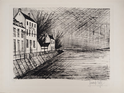 Bernard BUFFET : L'hôtel, Gravure originale (vue générale) - Crédit photo : Galerie Art.Paris