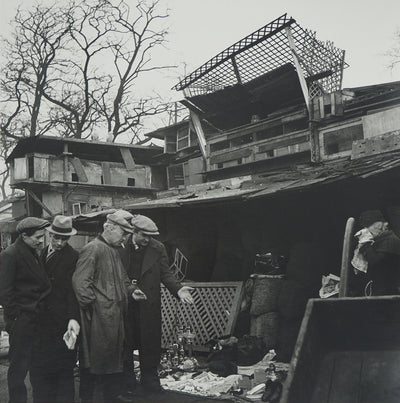 Dora MAAR : La Friche à Montmartre, la petite brocante, Photographie originale