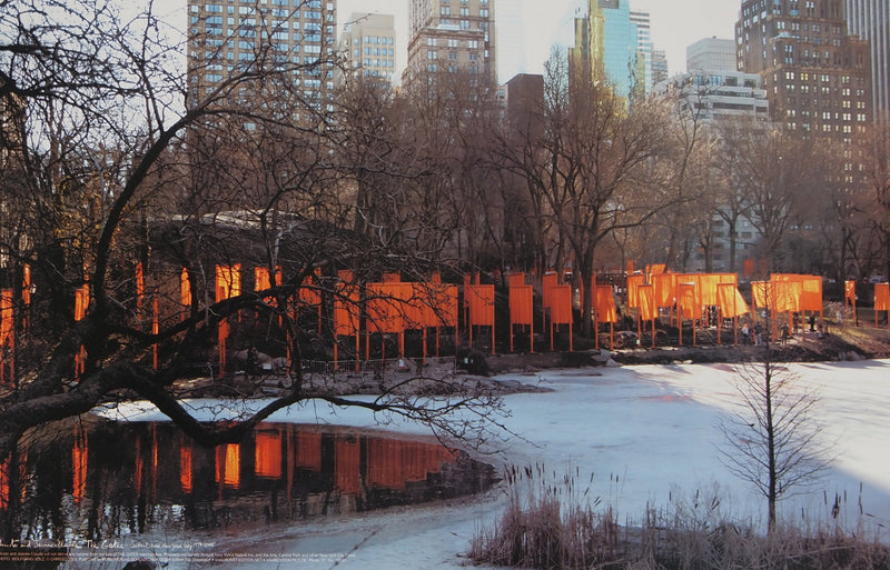  et Jeanne-Claude CHRIST : Gates near Frozen Lake : Central Park New York, Affiche originale (photo de détail 2) - Crédit photo : Galerie Art.Paris