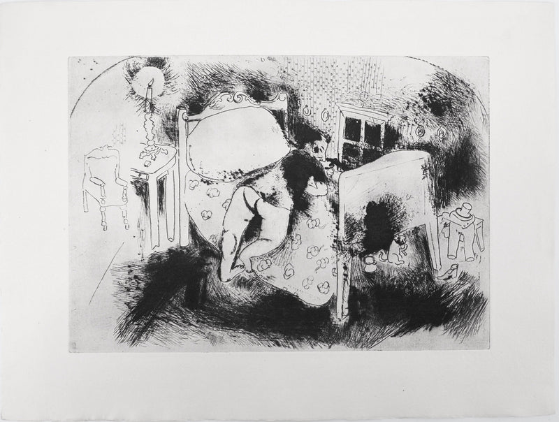 Marc CHAGALL : Tchitchikov sur le lit (Les Âmes mortes), Gravure originale (vue générale) - Crédit photo : Galerie Art.Paris